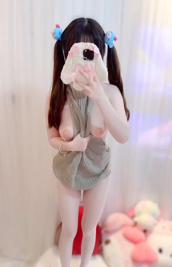 双马尾粉嫩白虎@小粉馒头 尺度私拍视图合集2